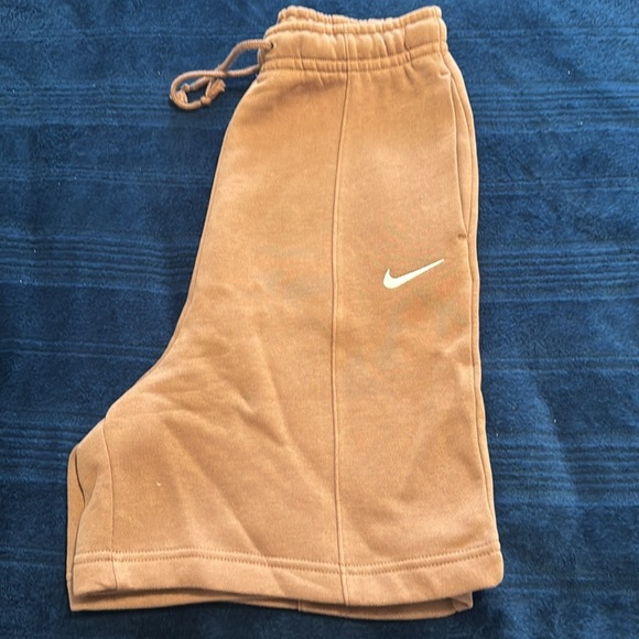 Nike Orange Athletic Shorts - Picture 2 of 4